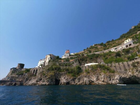 Maiori Kayak Tour of Caves and Beaches