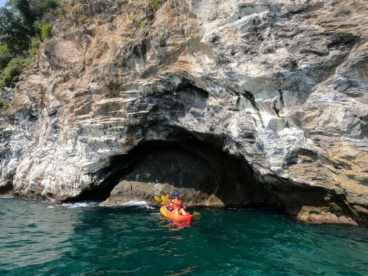 Maiori Kayak Tour of Caves and Beaches