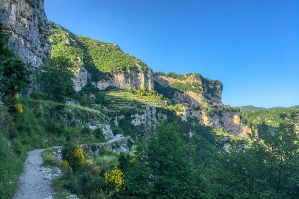 Excursion on the Path of the Gods